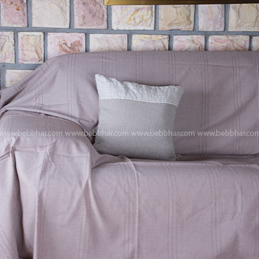 Des jetés de canapé, 100% coton, de dimensions généreuses, ils sont parfaits pour couvrir votre salon ou bien votre lit de deux places